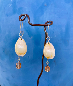Repurposed Jewelry: Cowrie Shell Earrings
